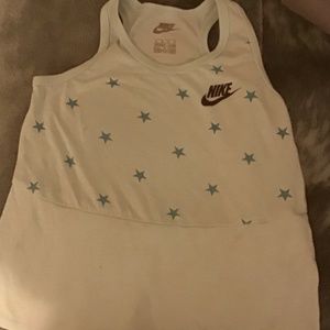 This shirt looks to be green or blue.